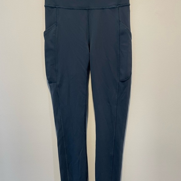 Lululemon Capri Blue Color Power-Thru Leggings Size 4 - Picture 1 of 4